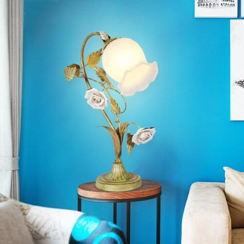 Handmade Ceramic Flower Decorative Desk Lamp Glass Iron Green Table Lamp Nordic Arm Deco Beauty Girls Bed Bedside Light Lamp