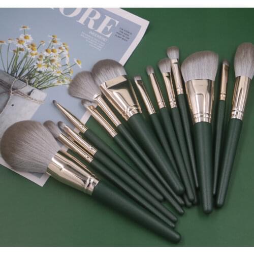 Manooby Blush Brushes