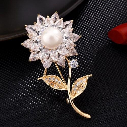Broccog girl cardigan button pin pin luxury brooch clothing with jewelry custom fashion flower high-end brooch