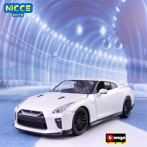 1:24 Bburago 2017 Nissan GTR Alloy Model Car Static Metal Model Vehicles