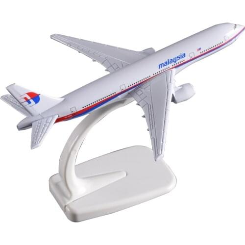 16CM Malaysia Airways B777 Airlines Airplane Model with Base Alloy Aircraft Plane For Collectible Souvenir Show Gift Toy