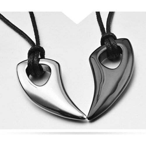 New Trendy Spiked Horn Shape Pendant Necklace Mens Necklace Metal Sliding Pendant Houndstooth Pendant Accessories Party Jewelry