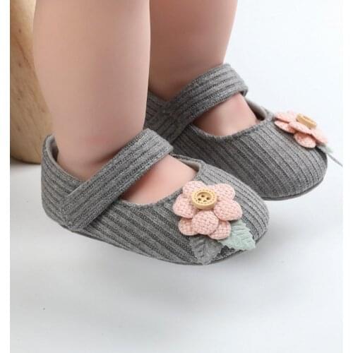 1 Pair Crib Shoes Flower Decoration Anti-skid Soft Sole Breathable Comfortable Prewalker First Walking Shoes for Baby Girls