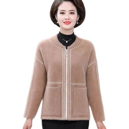 2021 New Mother Clothes Autumn Imitation Mink Velvet Jacket Middle Aged Women Knitted Sweaters Cardigan Coat Zipper Tops H261