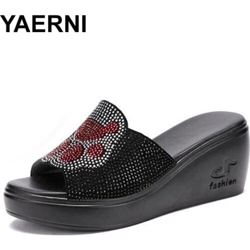 YAERNI Big size 35-40 women sandals rhinestones new flat shoes mother slippers summer women outside fashion slippers