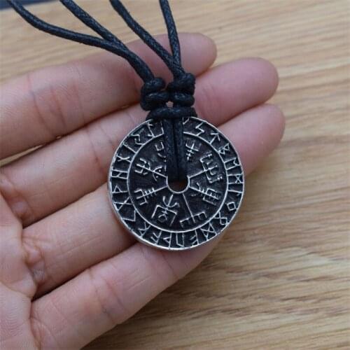 Viking Icelandic Vegvisir Rune Compass Necklace Amulet Jewellery