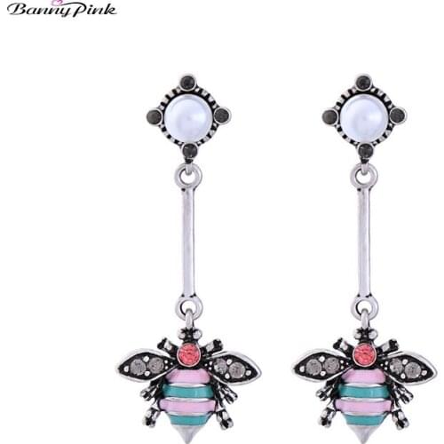 Banny Pink Vintage Imitation Pearl Crystal Statement Insect Pendant Earrings Cute Enamel Honey Bee Prevent Allergy Post Earrings