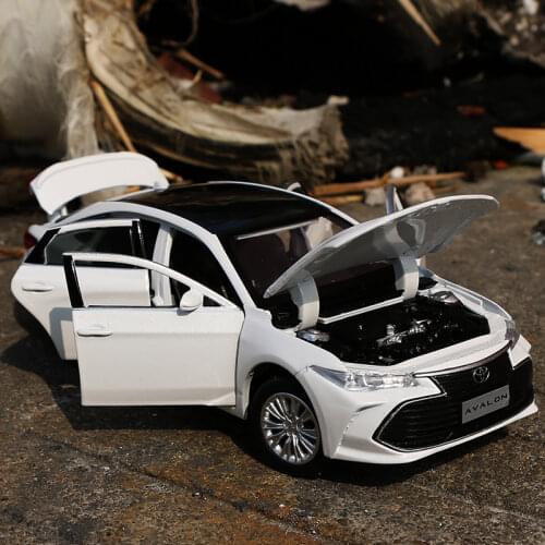 1:32 TOYOTA Avalon Alloy Car Model Diecasts & Toy Vehicles Metal Toy Car Model Simulation Sound Light Collection Childrens Gift
