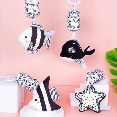 Baby Soft Toys Crib Wind Chime Hanging Doll Black & White Chimes Toddler Appeasing Plush Cart Panger Early Education New Toy