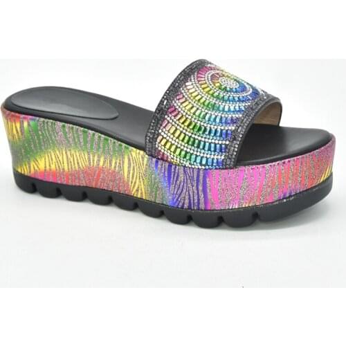 2021 Wedge Slippers Women Comfortable Platform Italian Design Outdoor Women Slippers Female 6cm High Heels Shoes with Rhinestone