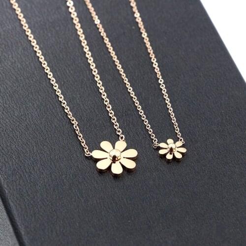 Fashion Luxury Brand Rose Gold Color Stainless Steel 8MM 13MM Love Daisy Flower Pendant Necklace Women Wedding Gift