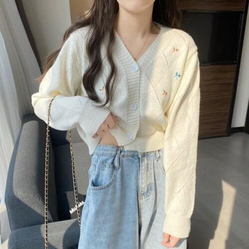Womens Knitted Cardigan Lovely Flowers Embroidery Rhomboid Pattern Long Sleeves Loose Sweater Wholesale Fashion Lady Clothing