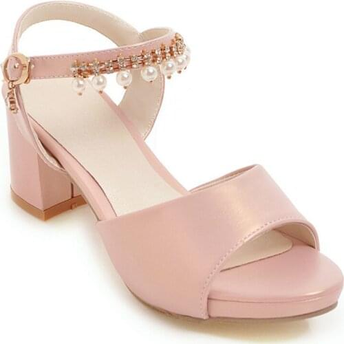 With hollow out in the summer of 2018 the new comfortable thick with cingulate diamond 32-43 yards sandals of 1849 students