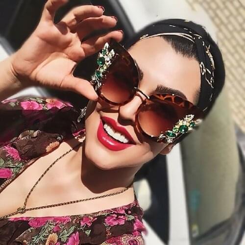 Retro Designer Cat Eye Sunglasses Women 2020 Big Leoaprd Shades Rhinestone Decoration Oversized Sun Glasses Female Travel Sunnie