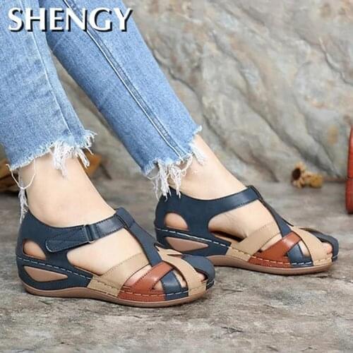 Flat Sandals Woman Light Outdoor Beach Sli On Round Female Slippers Casual Comfortable Outdoor New Fashion Sunmmer Women Shoes