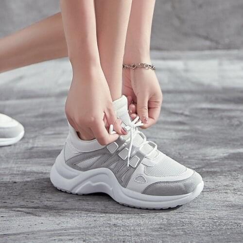 2020 Spring New Old Shoes Womens Shoes Large Size Korean Thick-soled Shoes Women Casual Sports Shoes Women White Shoes