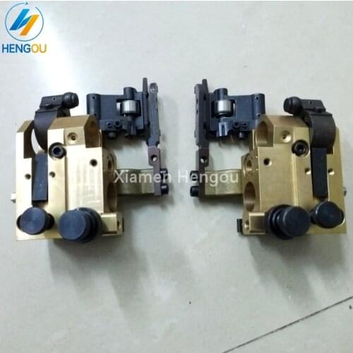 1 set Pull rail grooved MV.025.666 MV.016.854 C5.072.201 CD102 housing DS MV.025.667 MV.016.893 C5.072.202 HD housing OS