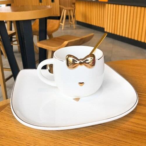 1Pcs New Cute Cat Coffee Mug with Tray and Spoon Creative Cartoon Animal Milk Tea Juice Water Ceramic Cup Best Gifts for Friends
