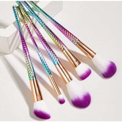 Rainbow fan shape makeup brushes Colorful Fish Tail Brushes Cosmetics Mermaid Highlighter Foundation Face Brushes Tool