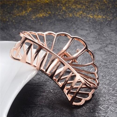 Fashion Woman Hair Accessories Triangle Hair Clip Elegant Pearl Geometric Alloy Hairgrip Metal Barrette Girls Holder