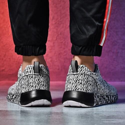 2019 Fashion Camouflage Casual Vulcanize Shoes Men Lace Up Snow Mesh Walking Shoes Classic Black Sneakers Loafers Size 47 Tenis