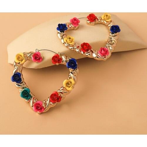 Hollow Heart-shaped Love Earrings Female Rose Flower Color Retro Alloy Earrings For Women 2021 Cute Earring Jewelry