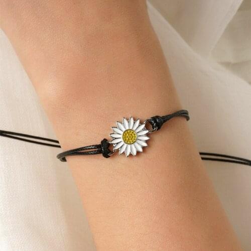Girl Fashion Small Daisy Bracelet Creative Alloy Drip Oil Wax Thread Woven Sunflower Card Bracelet Couple Hand-Woven Bracelet