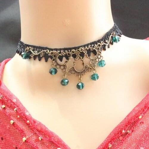 European And American Retro Vintage Lace Green Crystal Pendant Handmade Necklace Short Choker Necklace For Women