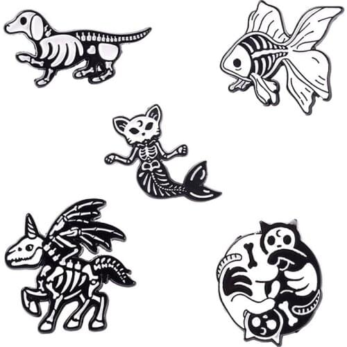 Black Cartoons Animal Lapel Pins Women Anime Badges Fashion Enamel Decorative Brooches On Clothes Metal Hijab Pin Vintage Brooch