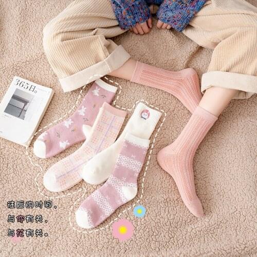 Womens autumn and winter warmth and cute cotton socks Japan and South Korea striped flowers thickened plus velvet floor socks
