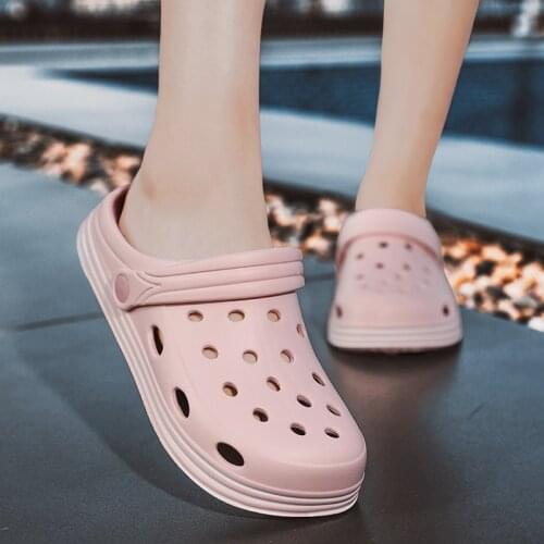 New Women Sandals Hole Shoes Men Beach Shoes Light Sandals Home Slippers Outdoor Summer Wading Sneaker Leisure Shoes Slippers