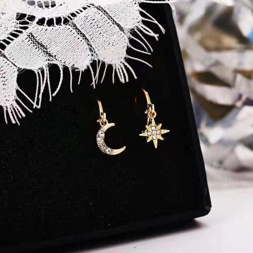 Fashion Personality Womens Earrings Creative Retro Asymmetrical Star Moon Diamond Alloy Metal Earrings 2021 Trend Party Gift
