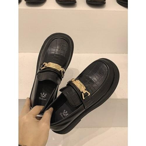 Womens shoes, leather shoes, spring 2021 new casual fashion round toe low-heeled metal decoration loafers
