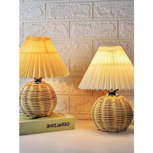 Japanese Rattan Weaving Table Lamps Pure Handcraft Pleated Skirt Lampshade Lights Fixture Living Room Bedroom Bedside Lamp