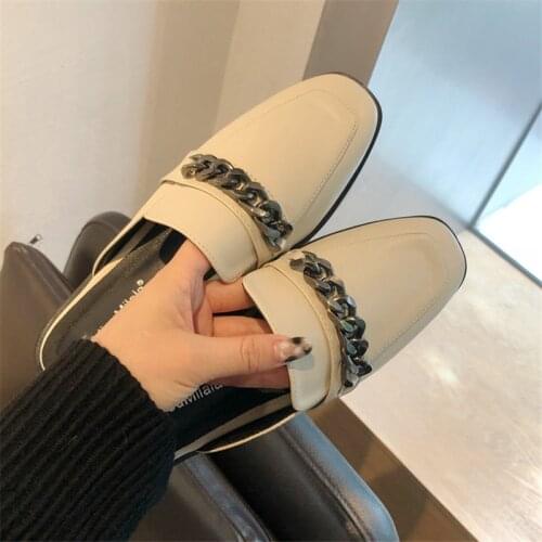 Spring New Luxury Womens Slides Fashion Lazy Half Pack Slippers Ladies Casual Vogue Toe Flat Sandals Outdoor Chain Mules Shoes