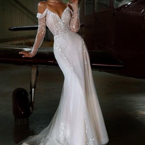 Wedding Dresses Mermaid V-Neck Button Appliqued Spaghetti Straps Beading Sexy Elegant Long Backless Illusion 2021 Bridal Gowns