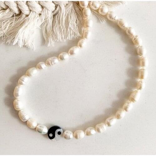 Hand-made Simple Classic Oval Pearl Necklace Natural Freshwater Pearl Shell Gossip Tai Chi Bead Short Jewelry Gift For Friends