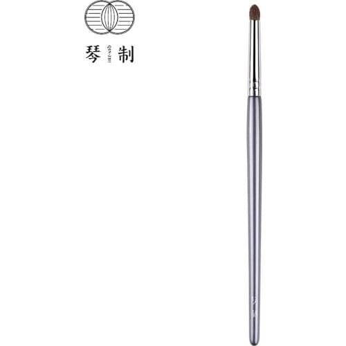 QINZHI Professional Handmade Make Up Brush 472 Tapered Small Eye Shadow Blending Brush Natural Horse Hair Makeup Brushes