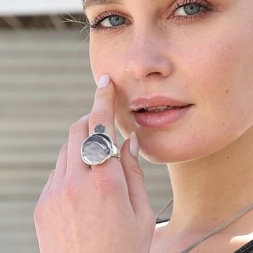 MeiceM 2021 Geometric Circle Alloy Adjustable Ring Girls Creative Design Finger Rings for Women Fashion Jewelry Holiday Gift