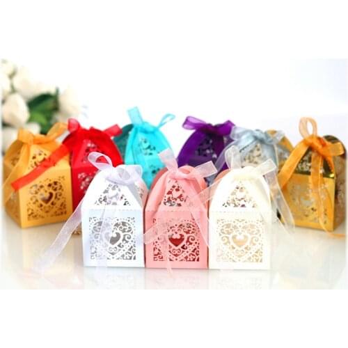 10Pcs/set Love Heart Laser Cut Hollow Carriage Favors Gifts Candy Boxes With Ribbon Baby Shower Wedding Party Supplies