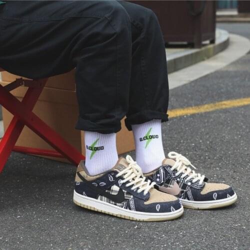 Fashionable Summer Sports Socks Male Tube Socks Tide Brand Lightning English Black and White Personality Couple Socks Harajuku