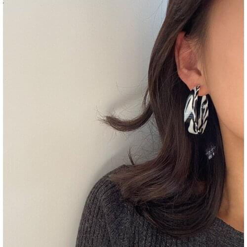 New Korea Zebra Stripes Geometric C-shaped Hoop Earring Retro Trendy Resin Acrylic Stud Earrings For Women Party Jewelry Gifts