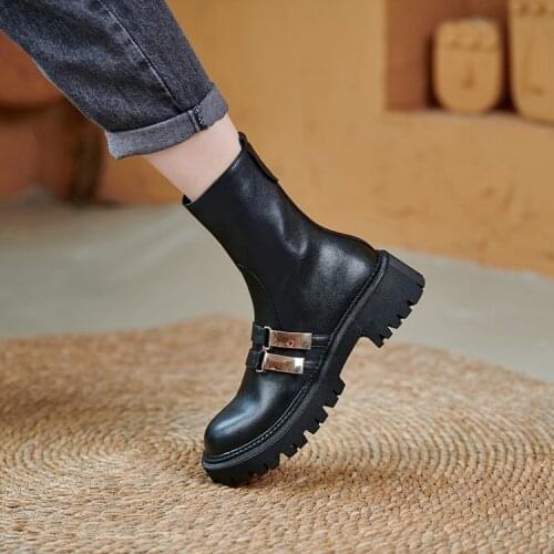 New Winter Shoes Women Round Toe Thick Heel Boots Women Metal Buckle Solid Mordern Boots 2021 Fashion Women Boots Platform Shoes