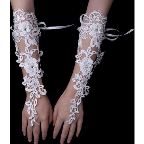 White Short Wedding Gloves Women Fingerless Bridal Gloves Elegant Rhinestone White Lace Gloves for Bridal Wedding Accessories