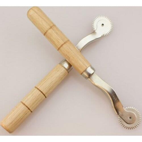 1PC New Sewing Tool Kit Wood Color Handle Edge Pattern Tracer Practical Cloth Scratch Wheel Stitch Marker Sewing Accessories