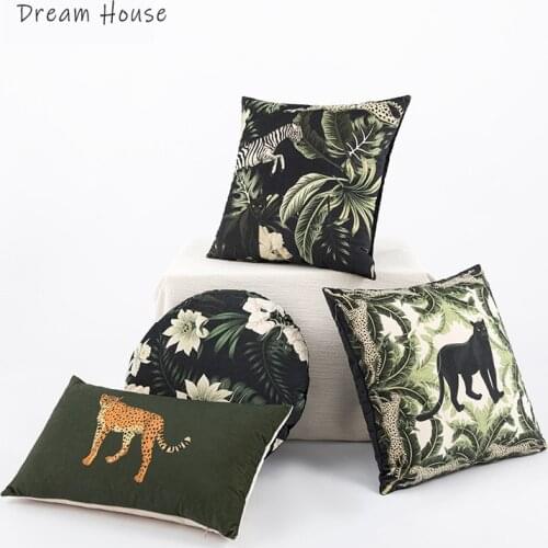 Luxury Velvet Embroidery Cushion Cover Green Embroidery Leopard Retro Cushion Covers Decorative Pillow Cover for Sofa Pillowcase