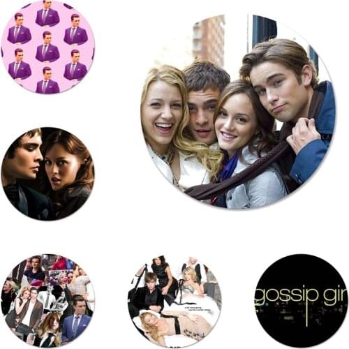 Gossip Girl blair and chuck Icons Pins Badge Decoration Brooches Metal Badges For Clothes Backpack Decoration 58mm