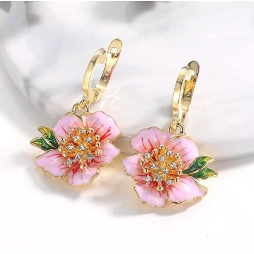 Exquisite Lady Yellow Gold Color Peach Blossom Flower Drop Earrings Elegant Pink Enamel Crystal Dangler for Women Wedding Gift