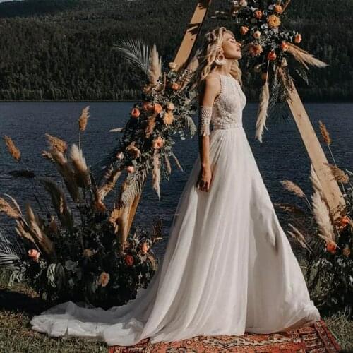 Bohemian Vintage Halter Wedding Dress Lace Tulle Backless Boho Long Bridal Gowns with Tassels Beach Custom Made Robe De Mariee