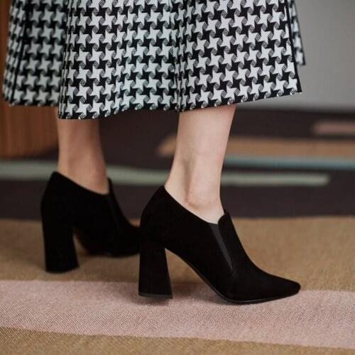 MSARAMAC Suede Pumps